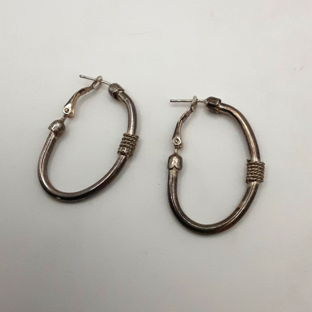 Vintage Silver Hoop Earrings 1.5" X 1"